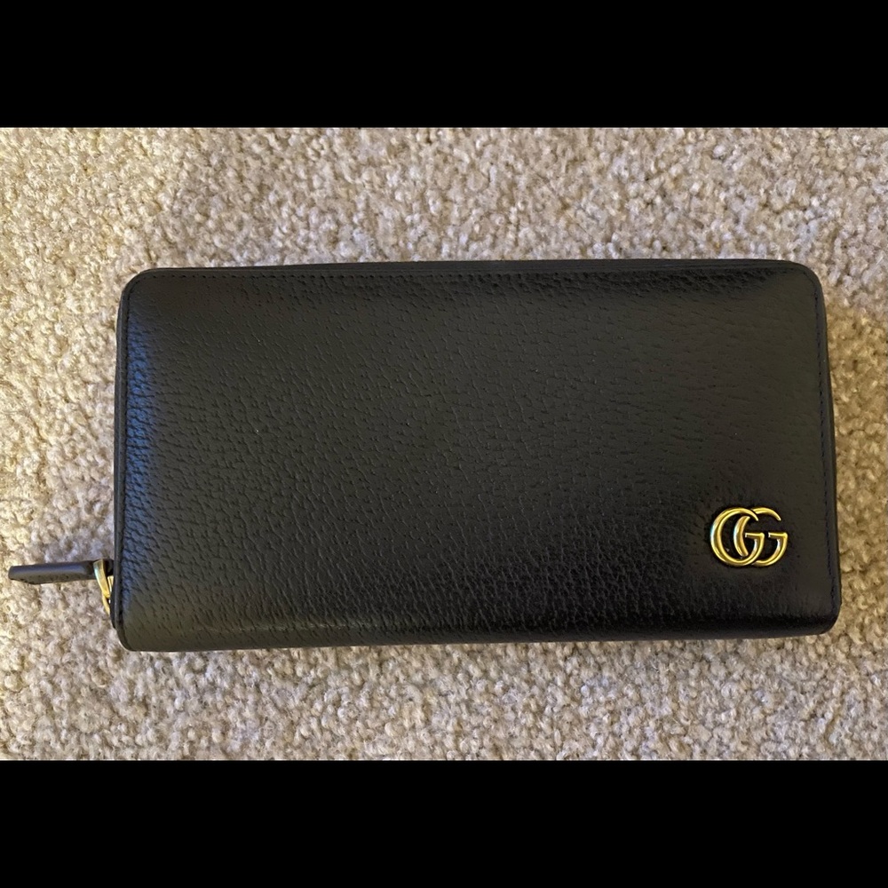 Gucci Marmont Continental wallet. Uni-sex